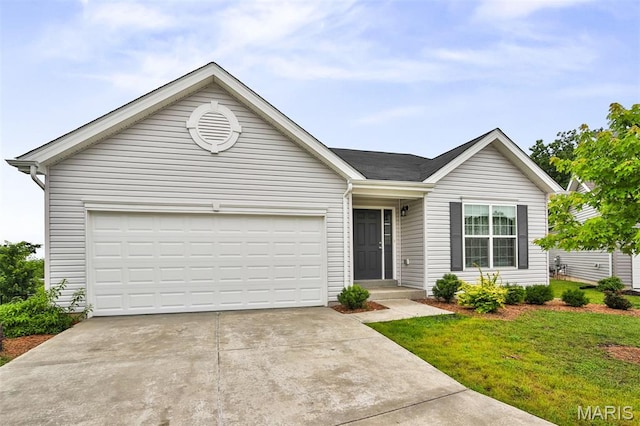 2904 Sierra View Ct, Imperial, MO 63052 - single story home featuring driveway, a garage, and a front lawn