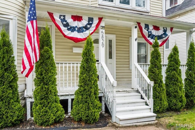 5829 Bartmer Ave, Saint Louis, MO 63112 - entrance to property featuring a porch