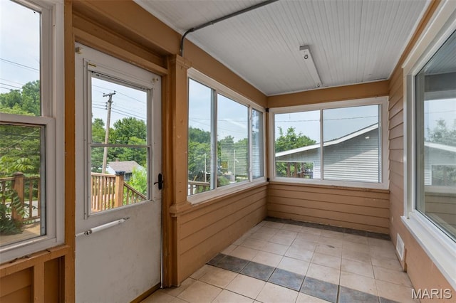 3513 Coronado Dr, Alton, IL 62002 - unfurnished sunroom with tile patterned floors