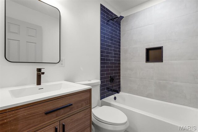 715 Westchester Ct, Kirkwood, MO 63122 - bathroom featuring vanity and shower / bath combination