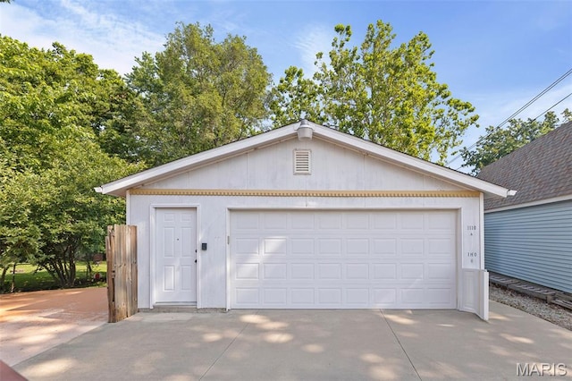 1110 Logan St, Alton, IL 62002 - view of garage