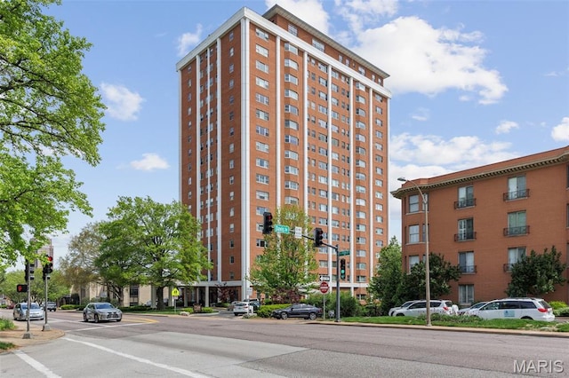 710 S Hanley Rd Unit 18B, Clayton, MO 63105 - photo 1