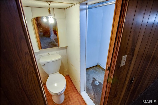 301 E 7th St, Alton, IL 62002 - half bathroom featuring toilet