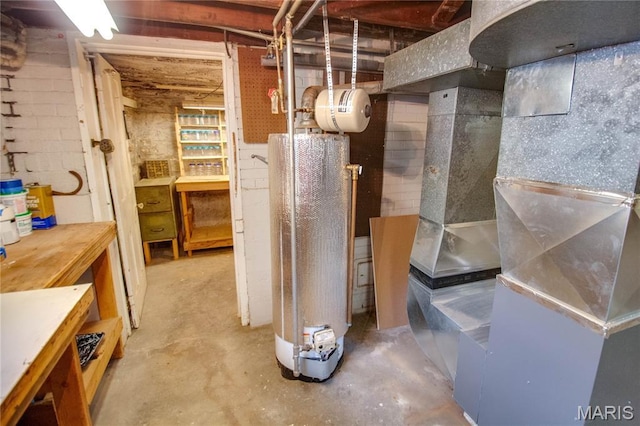 301 E 7th St, Alton, IL 62002 - utilities featuring water heater and heating unit