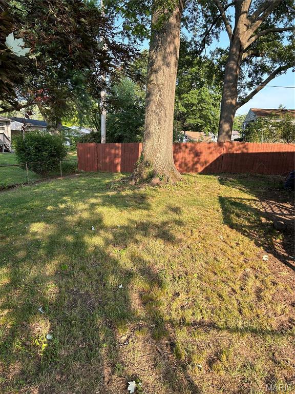 4119 Cornus Dr, Saint Louis, MO 63125 - photo 26