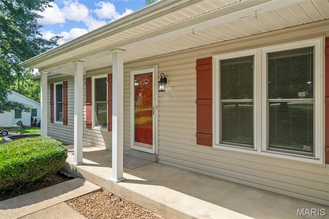 5265 Country Club Rd, Washington, MO 63090 - entrance to property with a porch