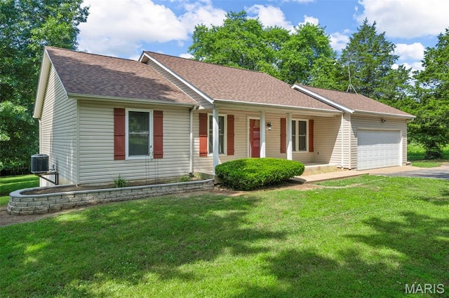 5265 Country Club Rd, Washington, MO 63090 - single story home featuring a porch, an attached garage, asphalt driveway, roof with shingles, and a front lawn