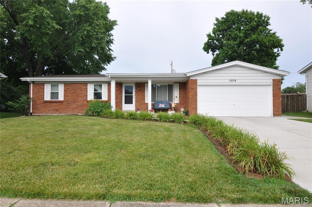 2808 Olde Worcester Dr, Saint Charles, MO 63301 - photo 1