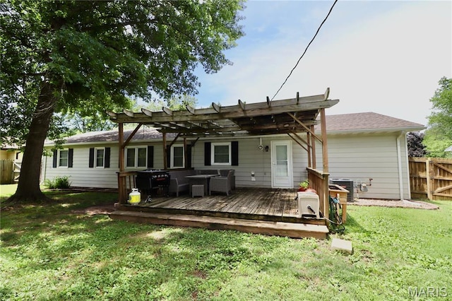 110 S Bend Rd, Lebanon, MO 65536 - back of property featuring a pergola and a deck