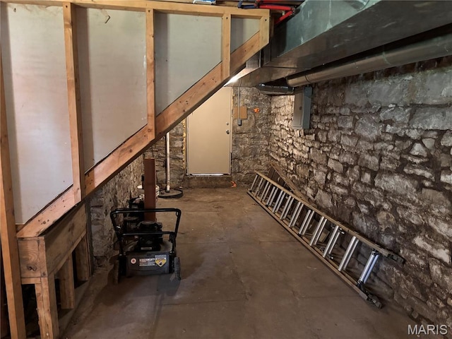 2012 Mallinckrodt St, Saint Louis, MO 63107 - unfinished below grade area with electric panel