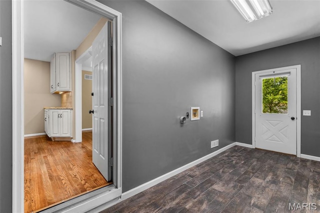 15495 Long Castle Forest Ct, Chesterfield, MO 63017 - entrance foyer with wood finished floors and baseboards