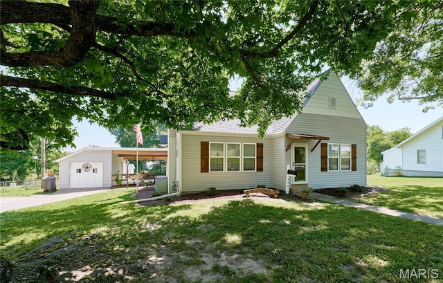 900 3rd St, Troy, MO 63379 - view of front of property featuring driveway and a front yard