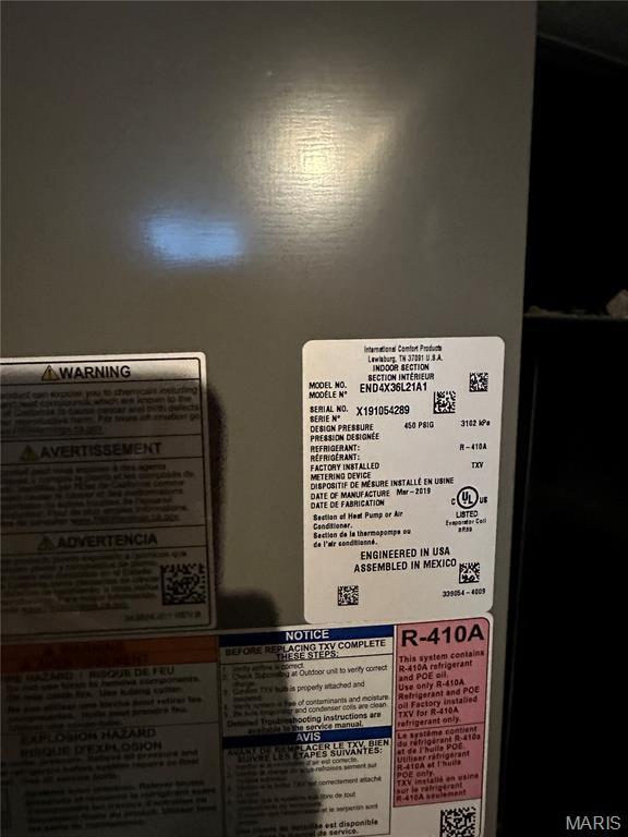 325 N Prairie St, Greenville, IL 62246 - detailed view of water heater