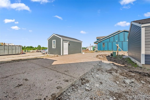 2921 Memphis St, Saint Charles, MO 63301 - view of yard with an outbuilding