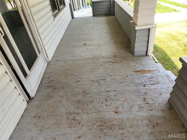 3309 Calvert Ave, Breckenridge Hills, MO 63114 - view of deck