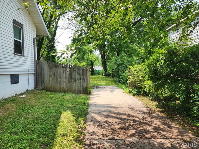 3309 Calvert Ave, Breckenridge Hills, MO 63114 - view of yard