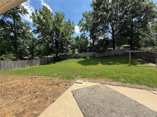 812 Sommerset Dr, Troy, MO 63379 - fenced backyard with a patio