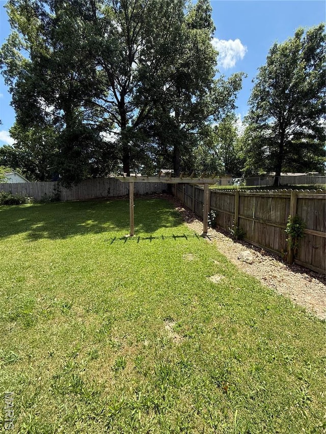 812 Sommerset Dr, Troy, MO 63379 - view of fenced backyard