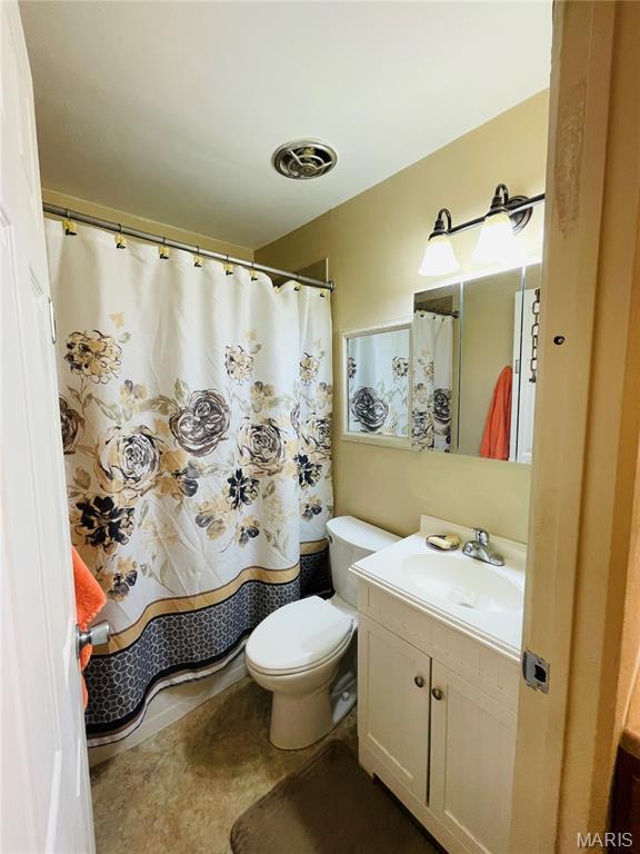 15315 Humbert Rd, Brighton, IL 62012 - bathroom with vanity and a shower with curtain