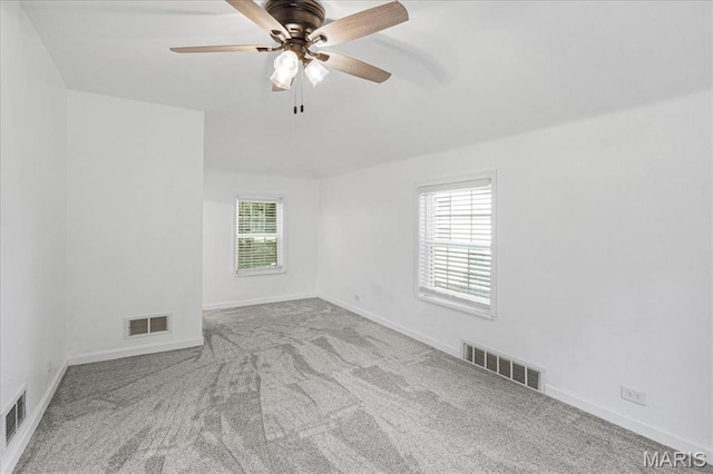 407 N 28th St, Belleville, IL 62226 - unfurnished room with carpet and ceiling fan