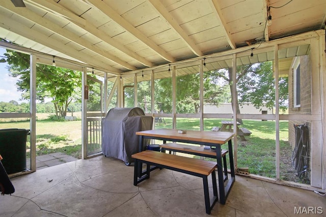 31337 Hudson Rd, Lebanon, MO 65536 - sunroom / solarium with plenty of natural light and lofted ceiling