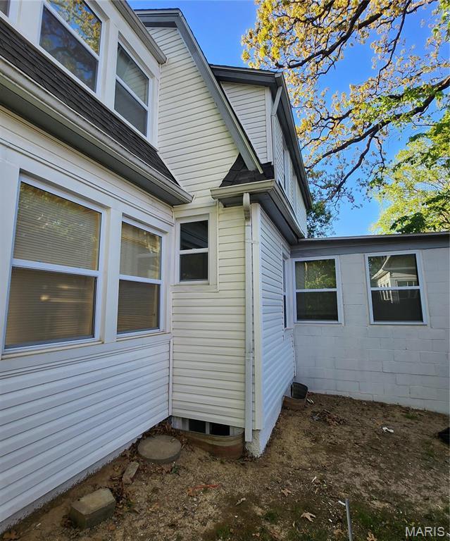 2020 S Brentwood Blvd, Saint Louis, MO 63144 - view of side of property