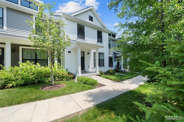 618 Maple Frst, Saint Louis, MO 63122 - american foursquare style home with a front yard