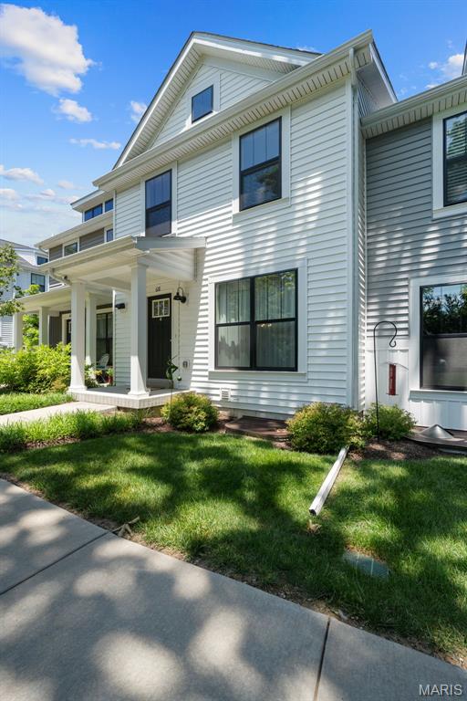 618 Maple Frst, Saint Louis, MO 63122 - view of front of house with a porch and a front yard