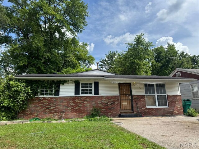 546 N 81st St E, St Louis, IL 62203 - photo 1