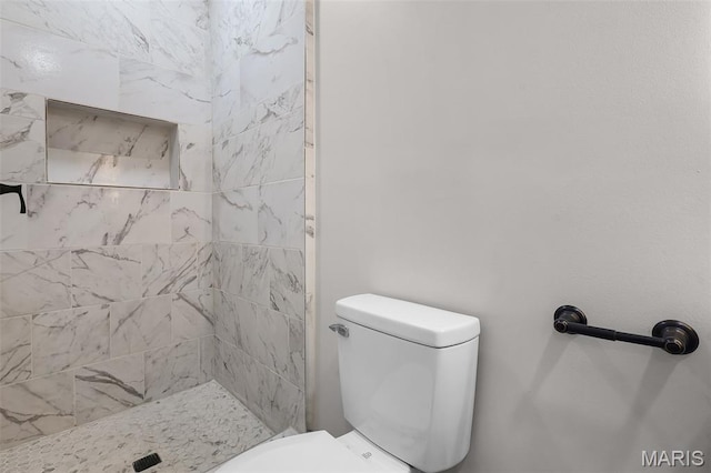 5123 Wicklow Pl, Saint Louis, MO 63111 - bathroom with toilet and a shower stall