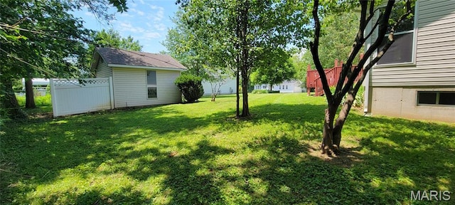 11112 Morrow Dr, Saint Ann, MO 63074 - view of yard