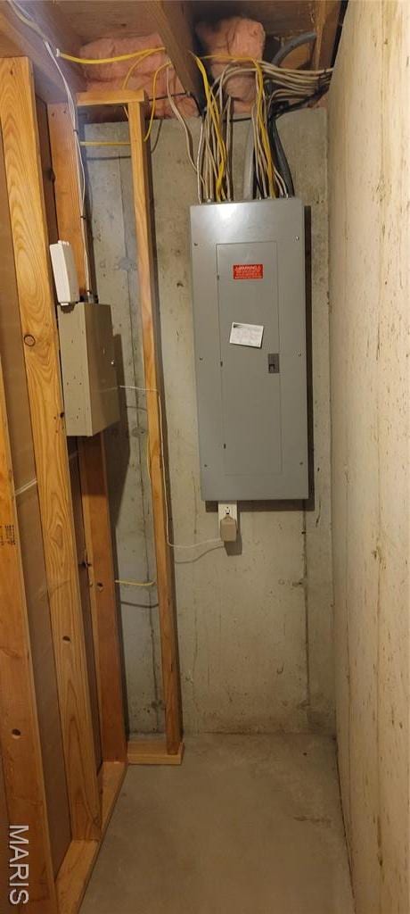 11112 Morrow Dr, Saint Ann, MO 63074 - utilities with electric panel