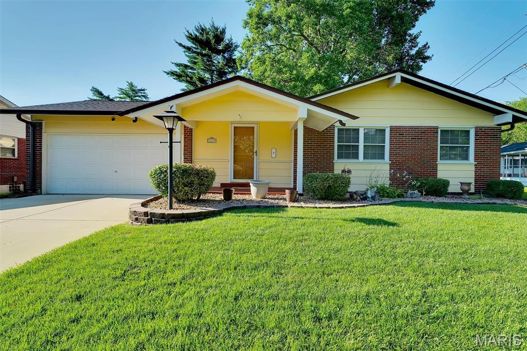 2625 Woodsage Dr, Florissant, MO 63033 - photo 1