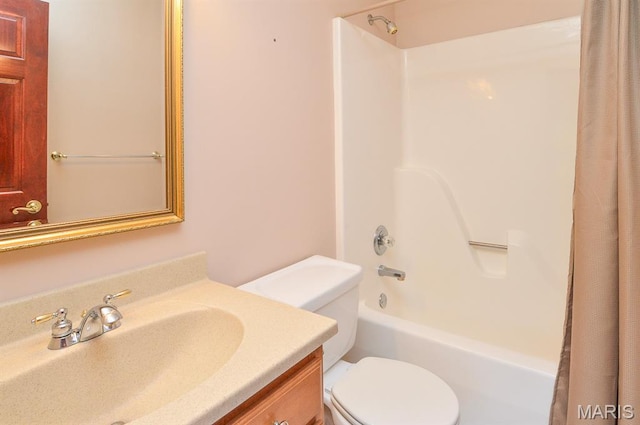 15 Fox Mill Dr, Maryville, IL 62062 - bathroom featuring shower / tub combo with curtain and vanity