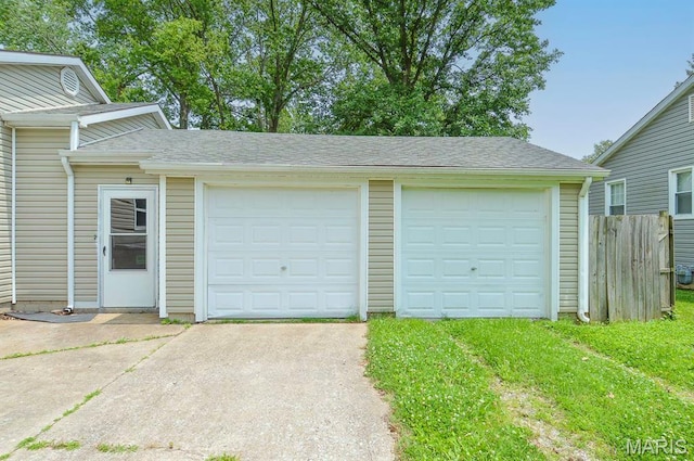 314 N 6th St, Mascoutah, IL 62258 - detached garage with concrete driveway