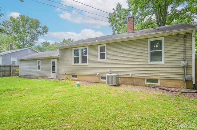 314 N 6th St, Mascoutah, IL 62258 - back of house with a chimney
