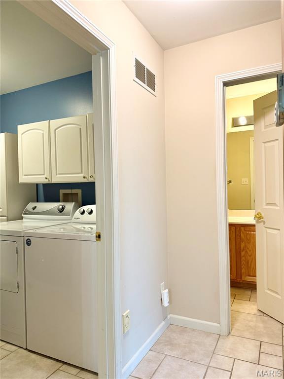 10218 Carlton Place Ct, Affton, MO 63123 - photo 15