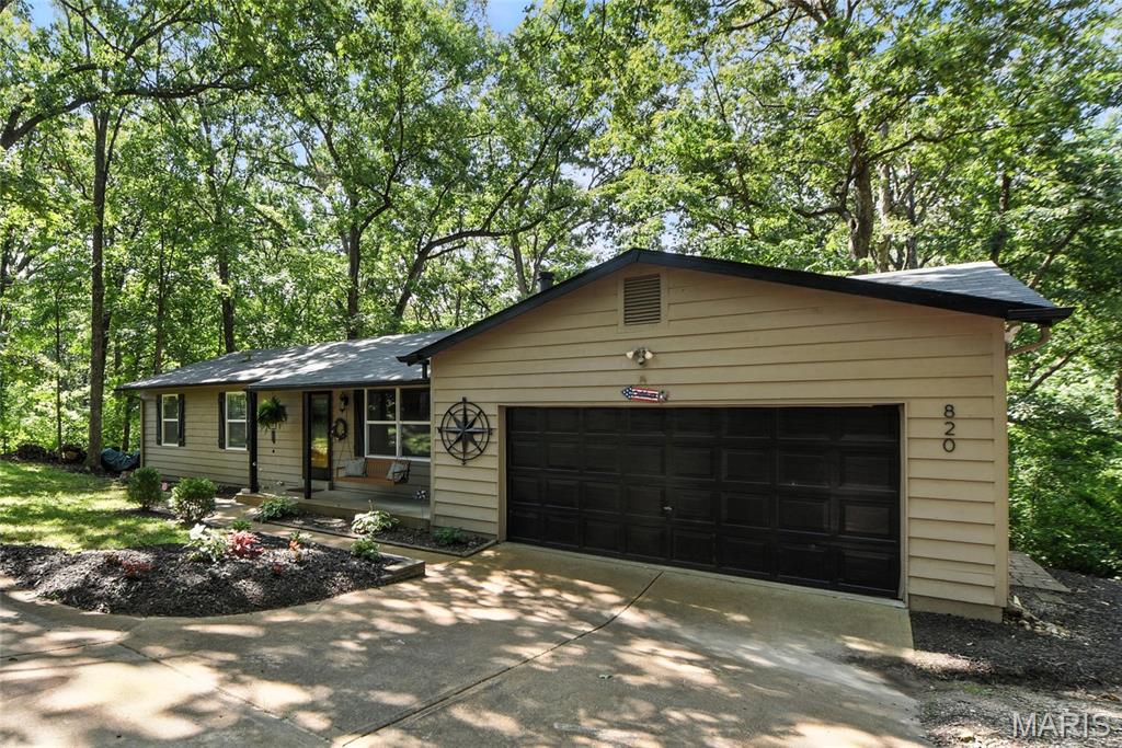 820 Ashmont Dr, Imperial, MO 63052 - photo 1