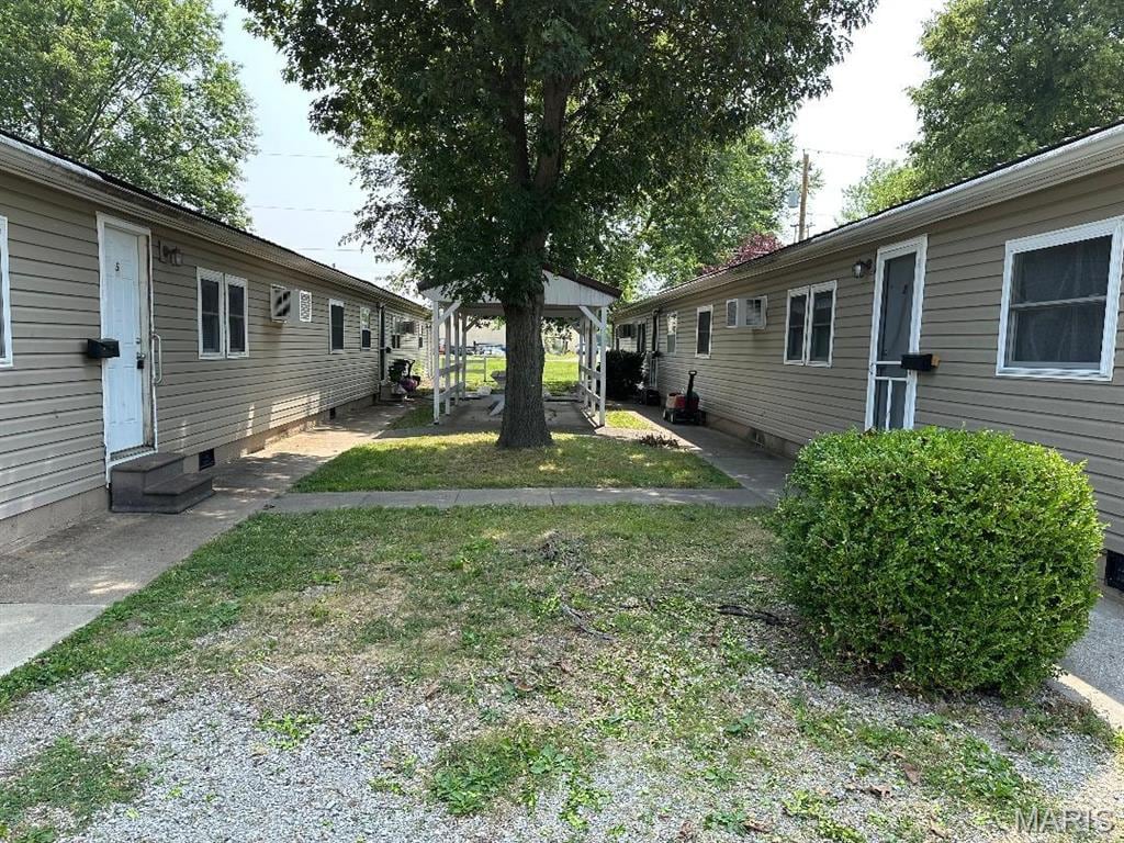 427-434 E Dr, Marissa, IL 62257 - photo 2
