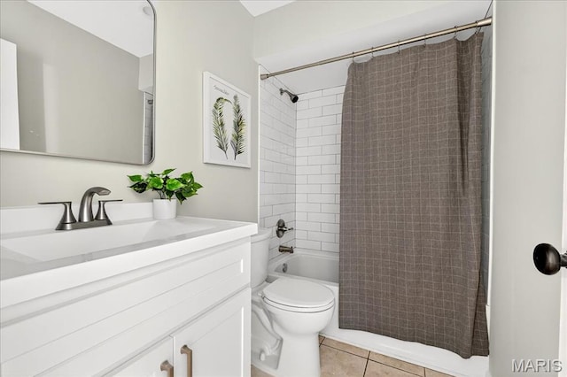 265 Francisca Dr, Florissant, MO 63031 - bathroom with vanity, shower / bath combo, and tile patterned floors