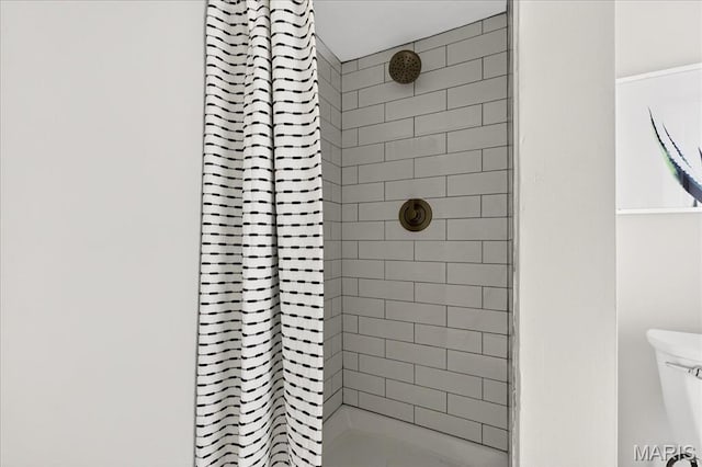 265 Francisca Dr, Florissant, MO 63031 - bathroom with tiled shower