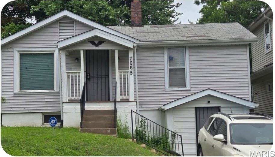 7065 Idlewild Ave, Saint Louis, MO 63136 - photo 1