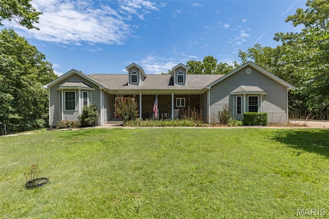 318 Doe Run Ln, Bonne Terre, MO 63628 - view of front of property featuring a front yard and roof with shingles