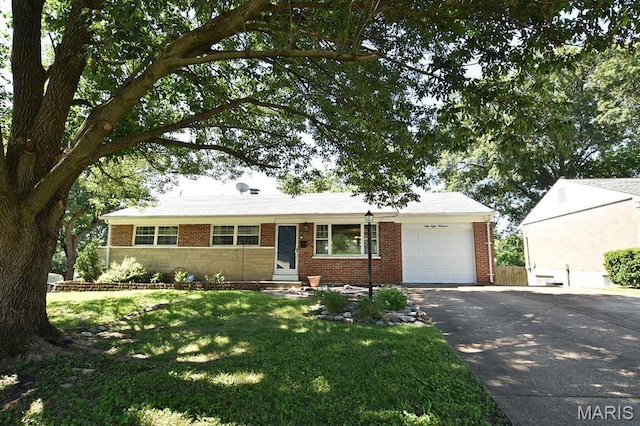 5800 Crossmont Dr, Affton, MO 63123 - photo 2