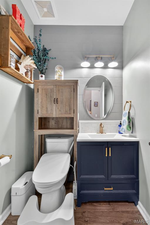 156 Bluffview Dr, Troy, MO 63379 - bathroom featuring vanity and wood finished floors