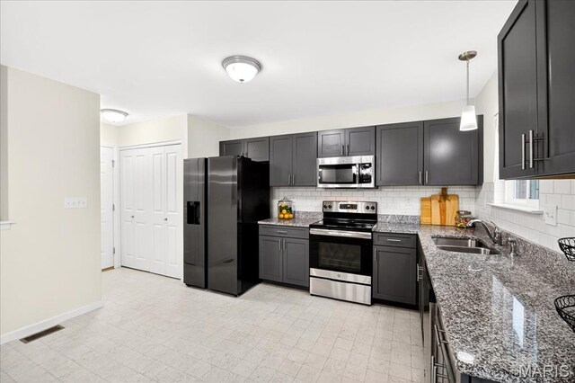 10 Majestic Lakes Ct, Moscow Mills, MO 63362