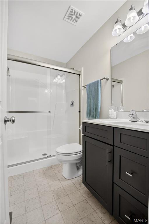10 Majestic Lakes Ct, Moscow Mills, MO 63362