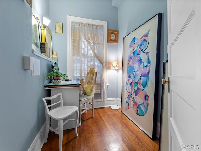 10 N Kingshighway Blvd Unit 4C, Saint Louis, MO 63108 - entryway featuring wood finished floors