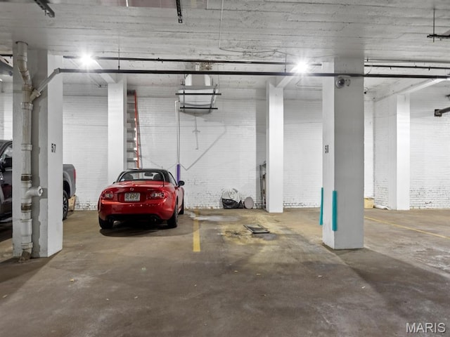 10 N Kingshighway Blvd Unit 4C, Saint Louis, MO 63108 - view of parking garage