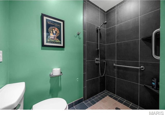 10 Jefferson Rd Unit 3A, Webster Groves, MO 63119 - full bath with toilet and a tile shower